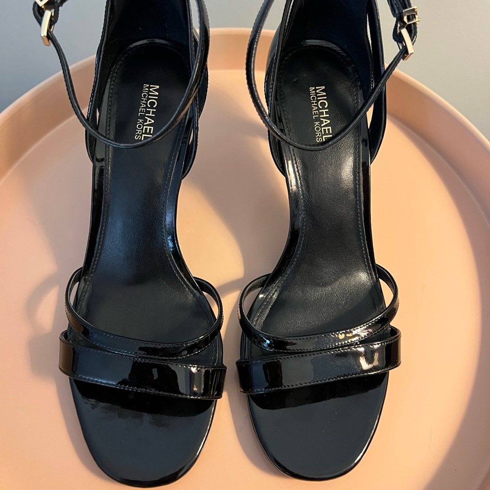 MICHAEL Michael Kors Patent Leather Heel Black Size 8